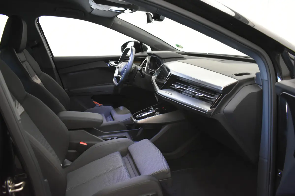 40 Launch edition Advanced 77 kWh Camera El aKlep+Trekh