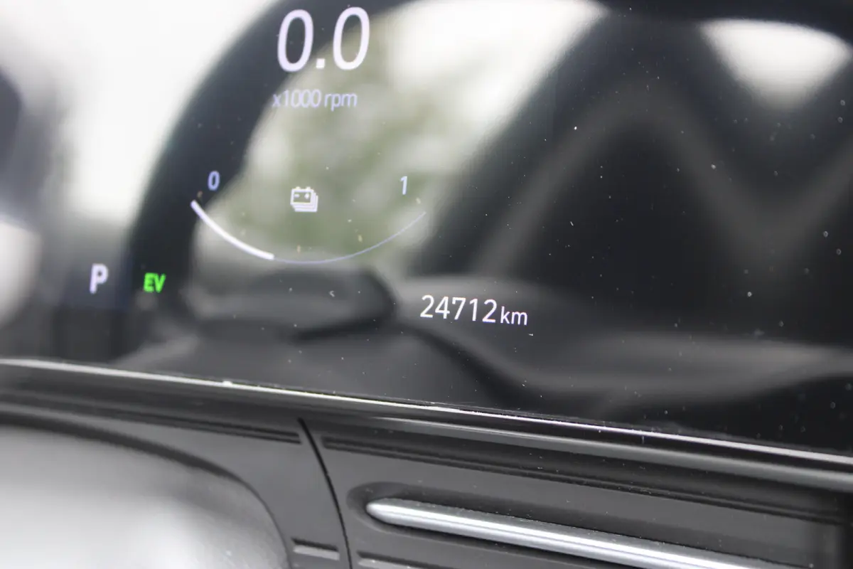 Premium Hybrid 2WD