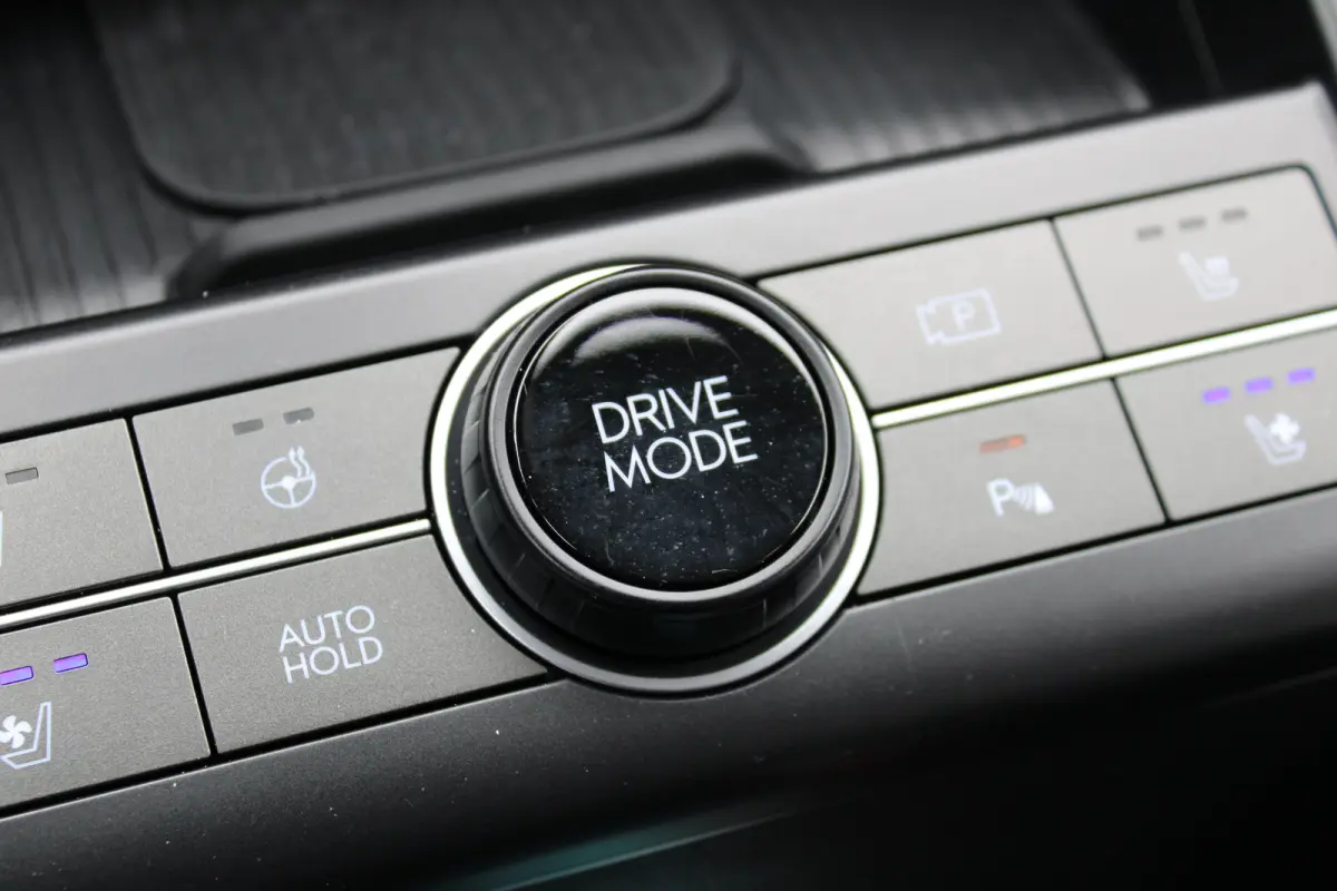 Premium Hybrid 2WD