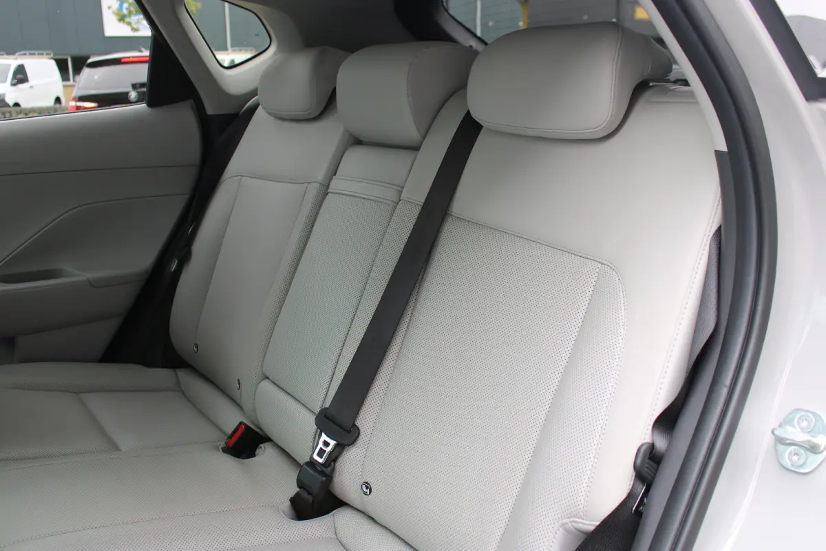Premium Hybrid 2WD