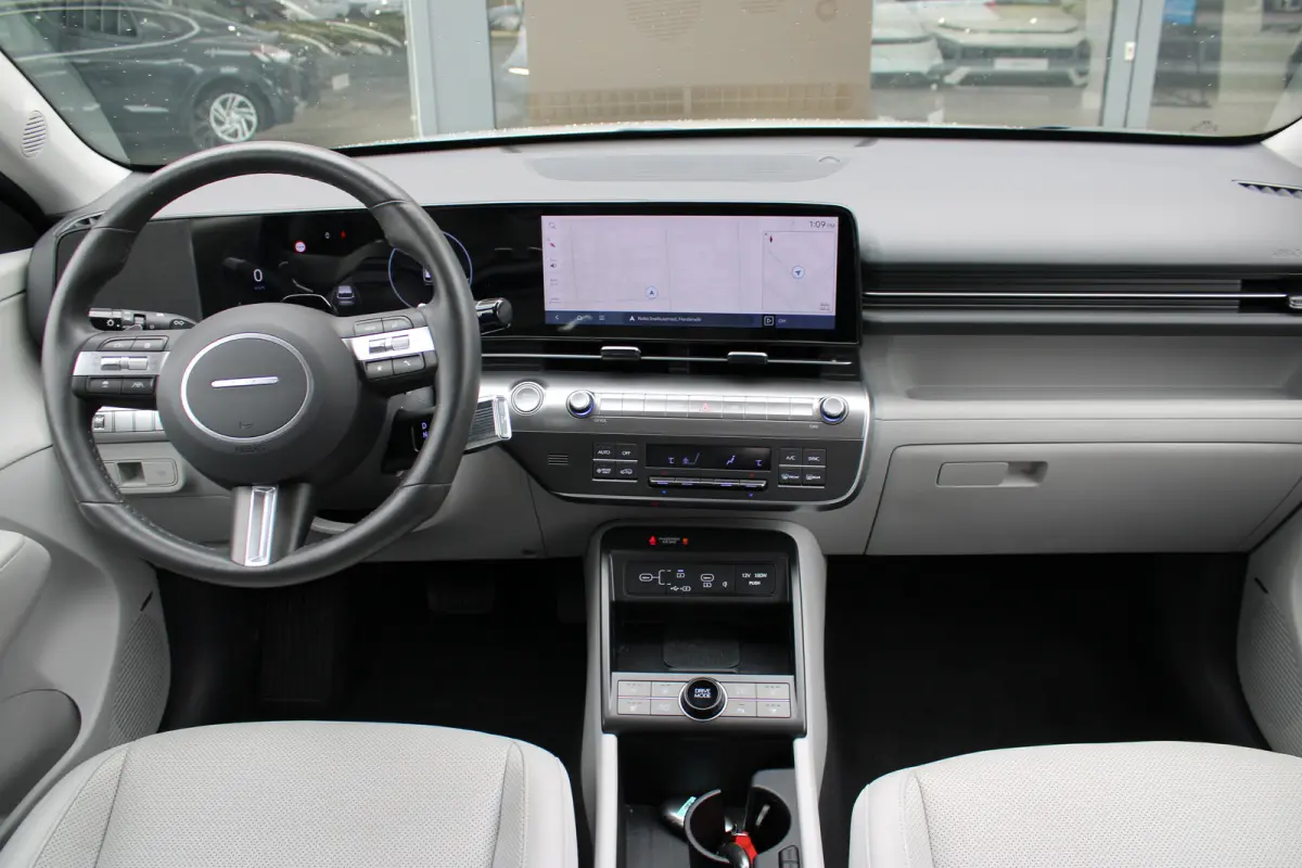 Premium Hybrid 2WD