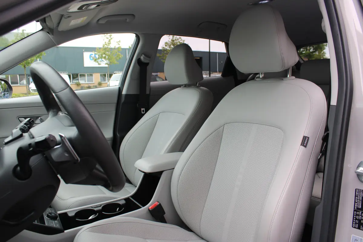 Premium Hybrid 2WD