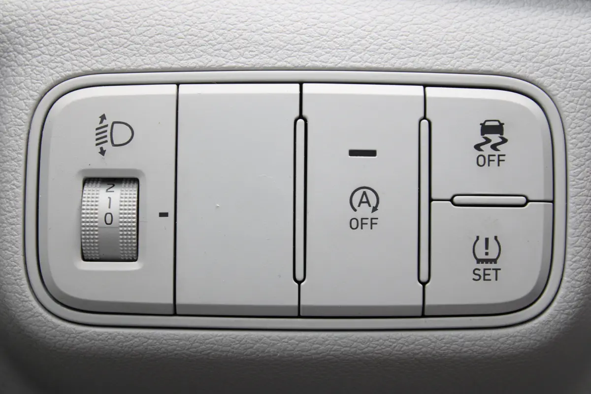 1.0 T-GDI Comfort Smart Automaat | Achteruitrijcamera | DAB ontvanger | Lichtmetalen velgen 16"