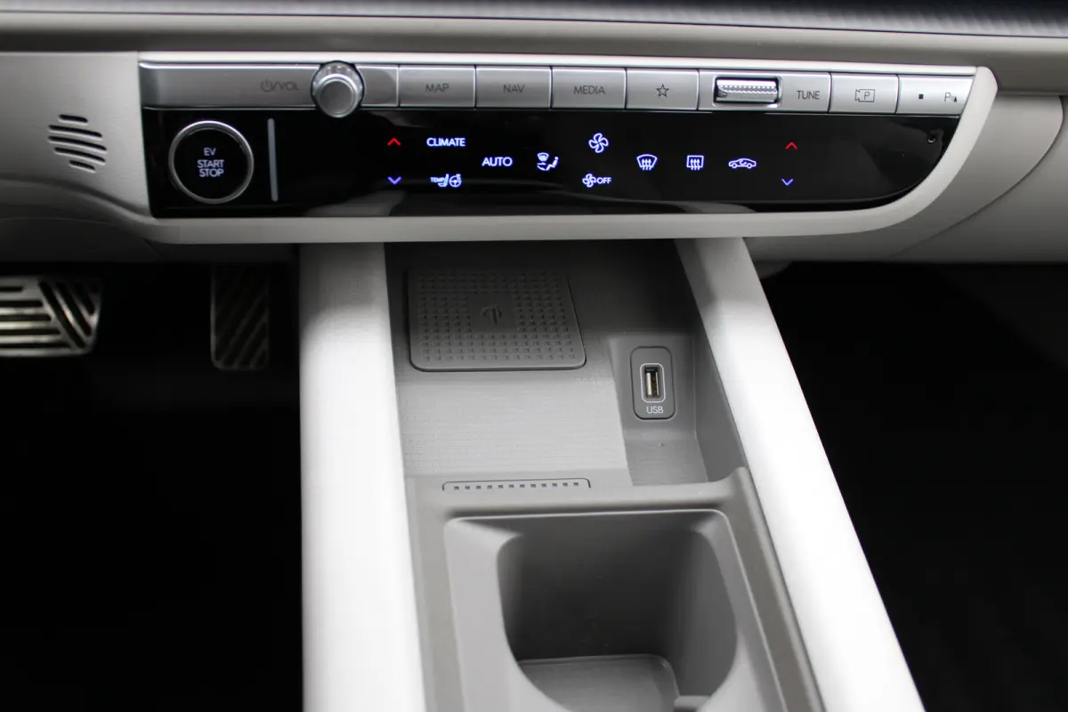 Lounge 77.4 kWh