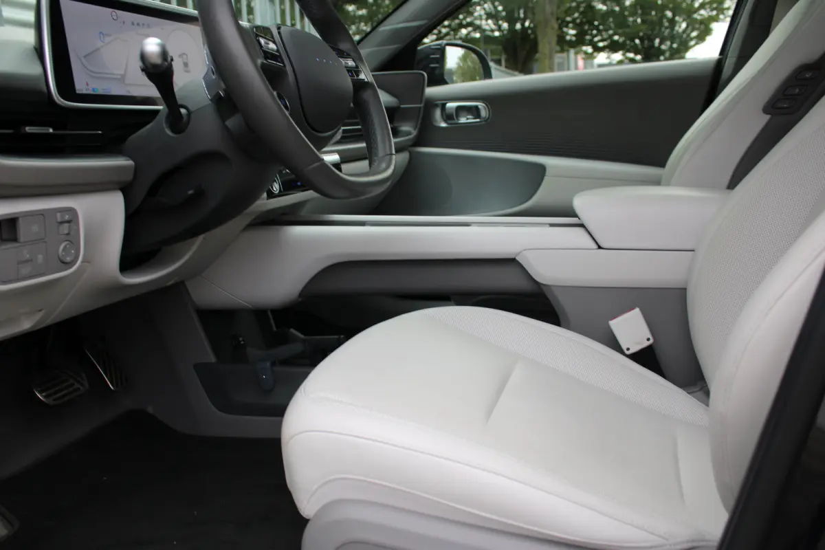 Lounge 77.4 kWh