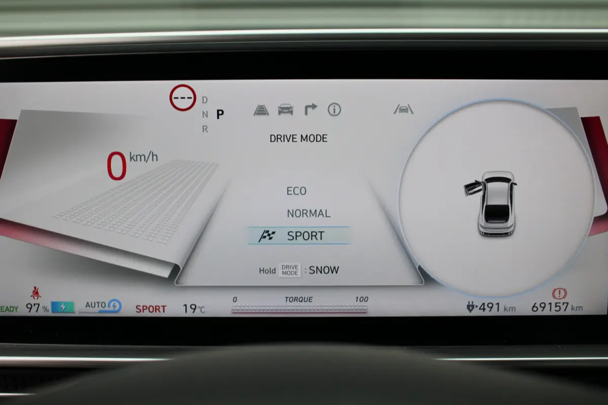 Lounge 77.4 kWh