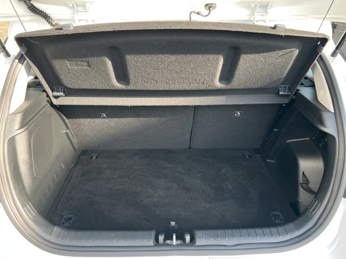 1.0 T-GDI 100pk Comfort | Airco | Camera | Carplay | Cruise control | Dodehoek detectie | Navigatie | Parkeersensoren | Digitaal cockpit | Lichtmetalen velgen