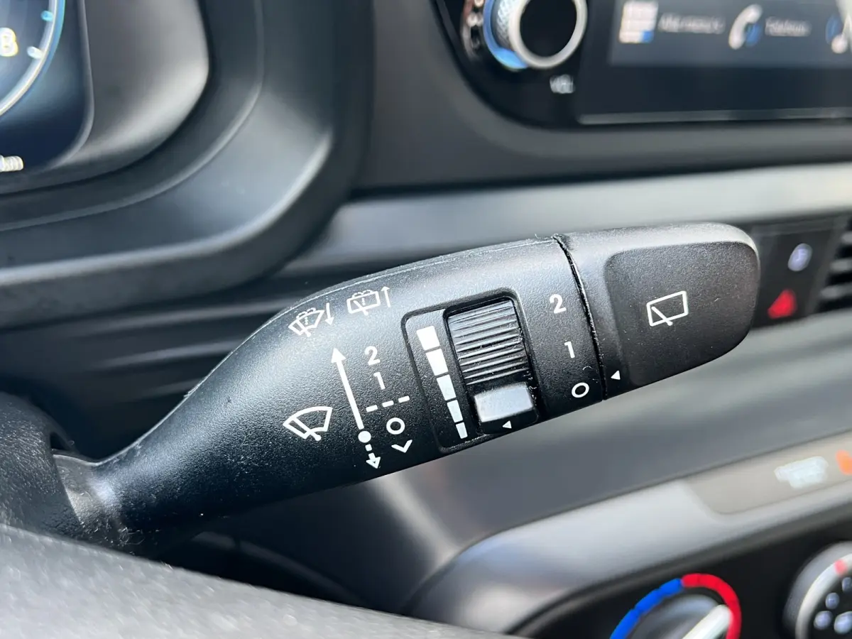 1.0 T-GDI 100pk Comfort | Airco | Camera | Carplay | Cruise control | Dodehoek detectie | Navigatie | Parkeersensoren | Digitaal cockpit | Lichtmetalen velgen