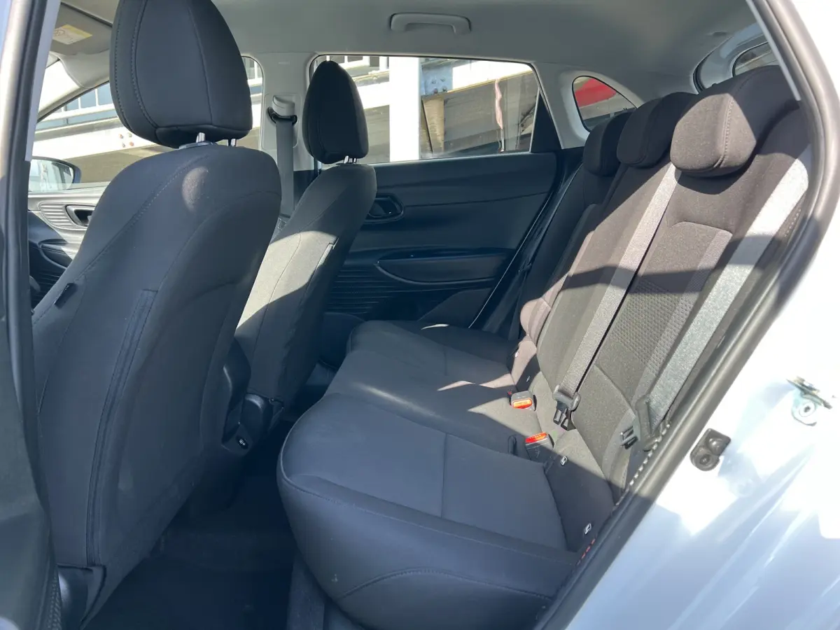 1.0 T-GDI 100pk Comfort | Airco | Camera | Carplay | Cruise control | Dodehoek detectie | Navigatie | Parkeersensoren | Digitaal cockpit | Lichtmetalen velgen