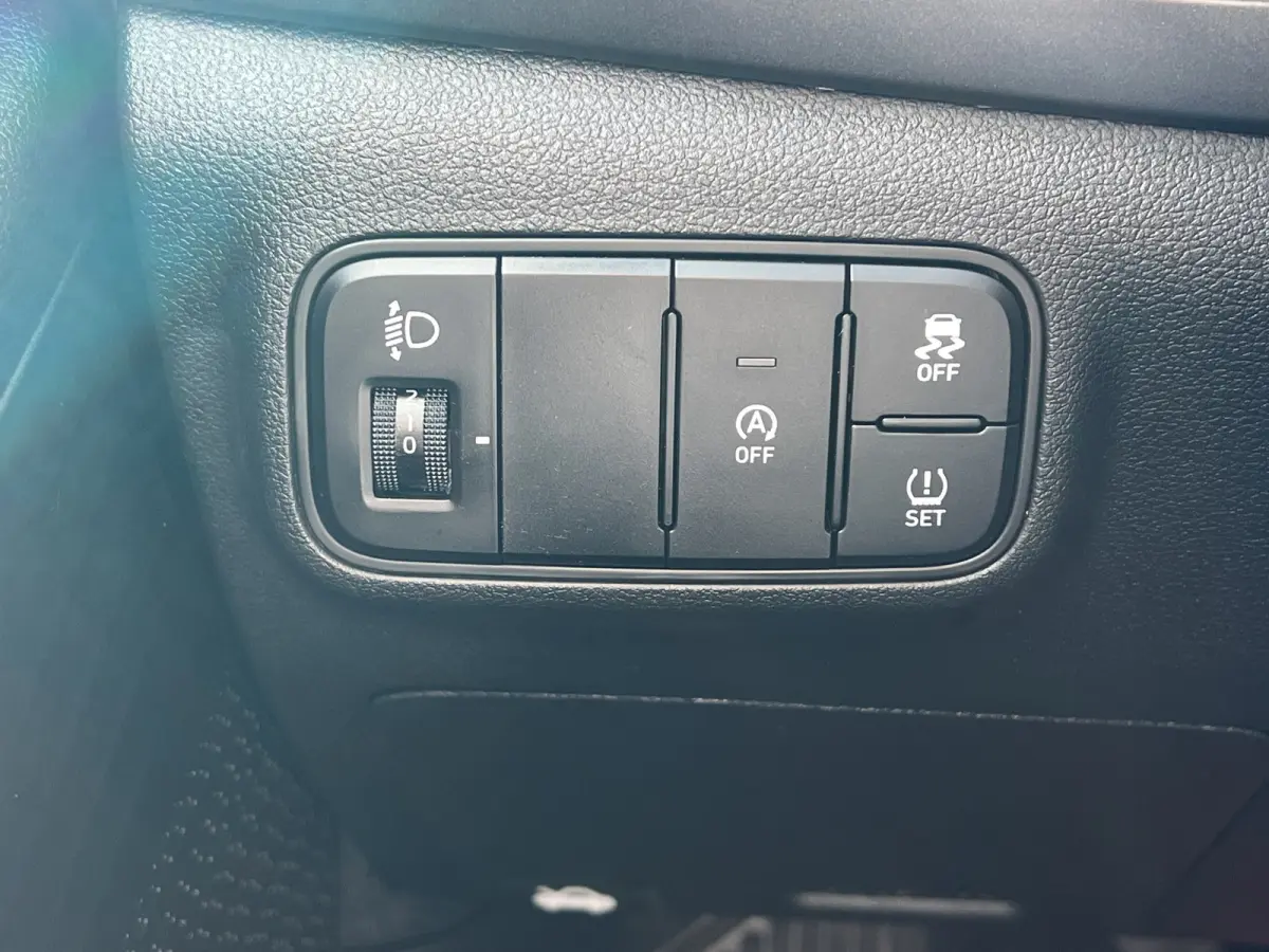 1.0 T-GDI 100pk Comfort | Airco | Camera | Carplay | Cruise control | Dodehoek detectie | Navigatie | Parkeersensoren | Digitaal cockpit | Lichtmetalen velgen