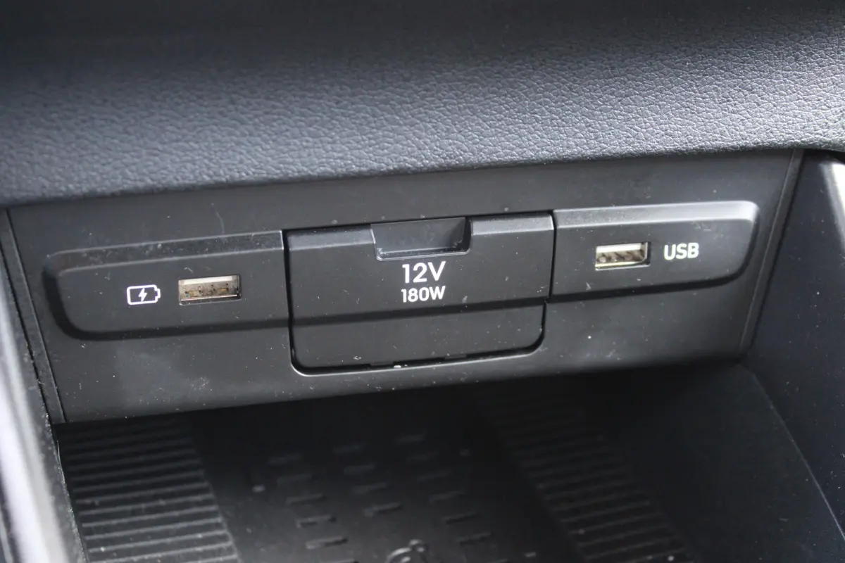 1.0 T-GDI Comfort Smart | Achteruitrijcamera | Airco | DAB ontvanger