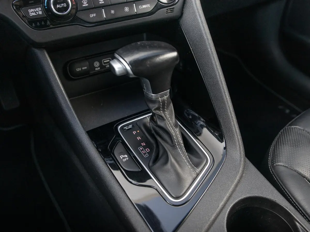 1.6 GDi Hybrid BusinessLine | Clima | Adapt. Cruise | Camera | Navi | Keyless | Leder | Stoel&Stuur Verwarming | Apple Carplay