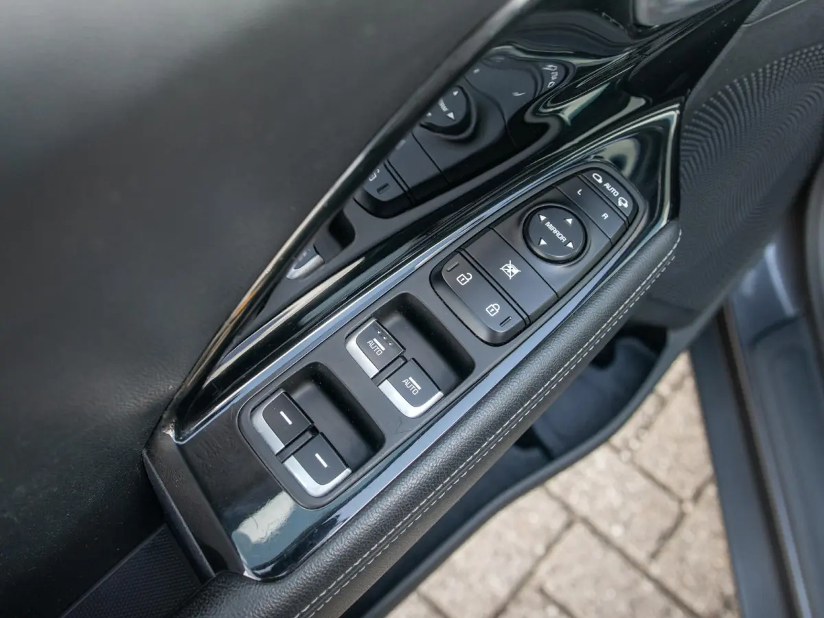 1.6 GDi Hybrid BusinessLine | Clima | Adapt. Cruise | Camera | Navi | Keyless | Leder | Stoel&Stuur Verwarming | Apple Carplay