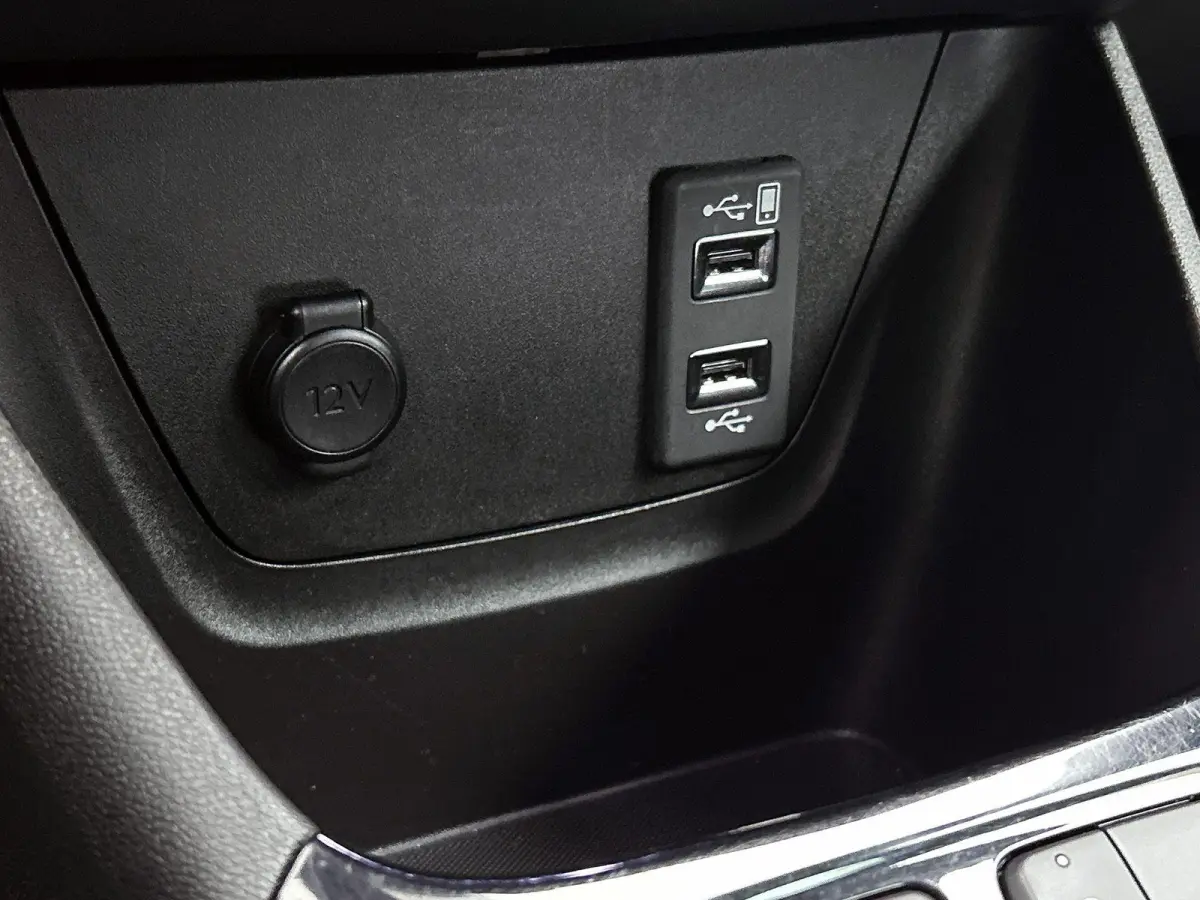 1.2 130pk Elegance Automaat | Navigatie | climate Control | Cruise Control | Dakrails | Parkeersensoren | Extra Getint Glas |