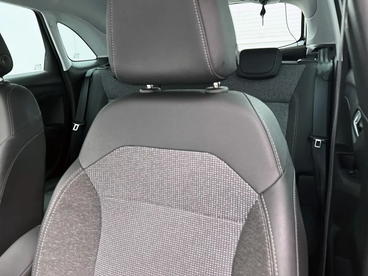 1.2 130pk Elegance Automaat | Navigatie | climate Control | Cruise Control | Dakrails | Parkeersensoren | Extra Getint Glas |