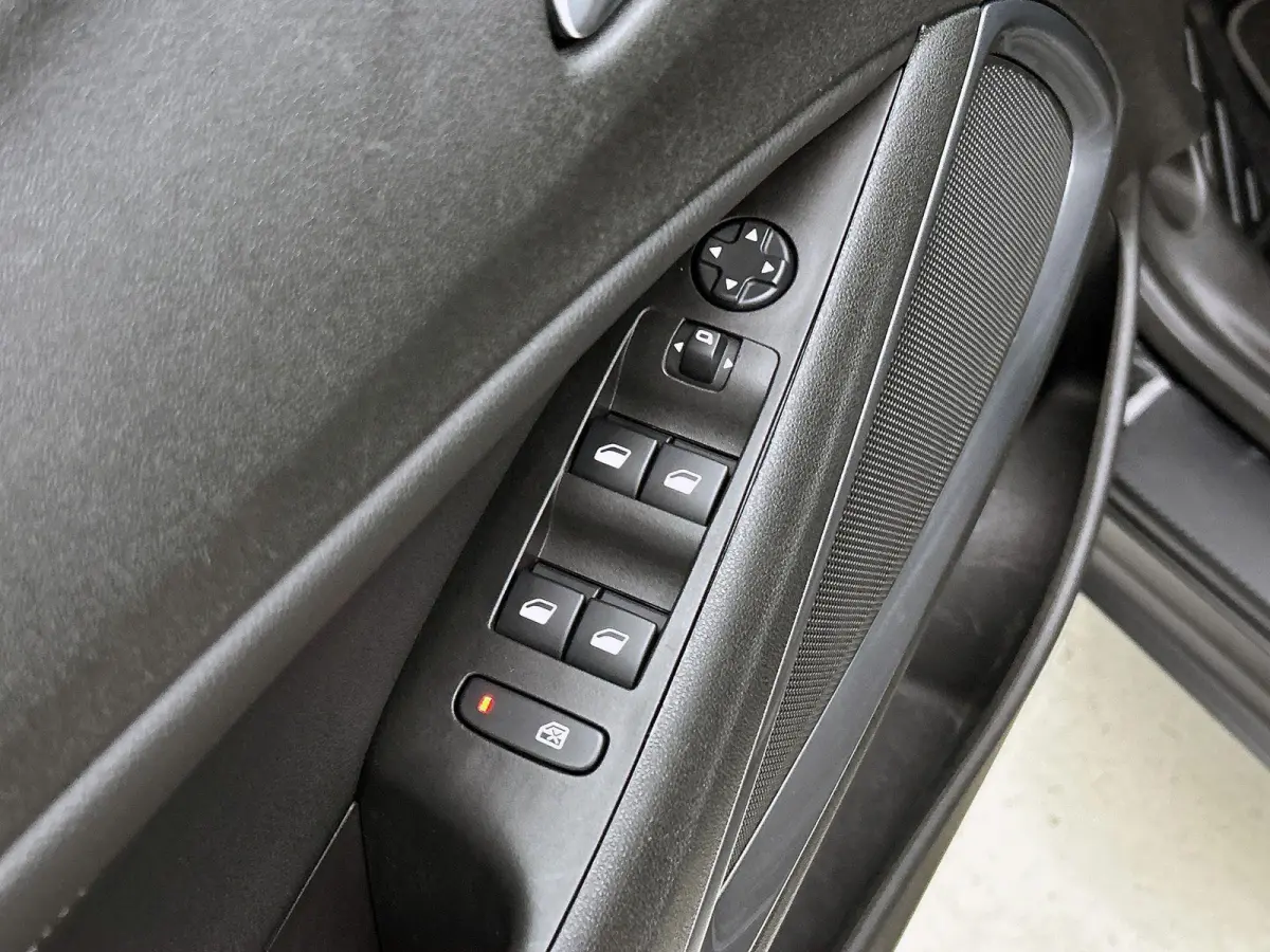 1.2 130pk Elegance Automaat | Navigatie | climate Control | Cruise Control | Dakrails | Parkeersensoren | Extra Getint Glas |