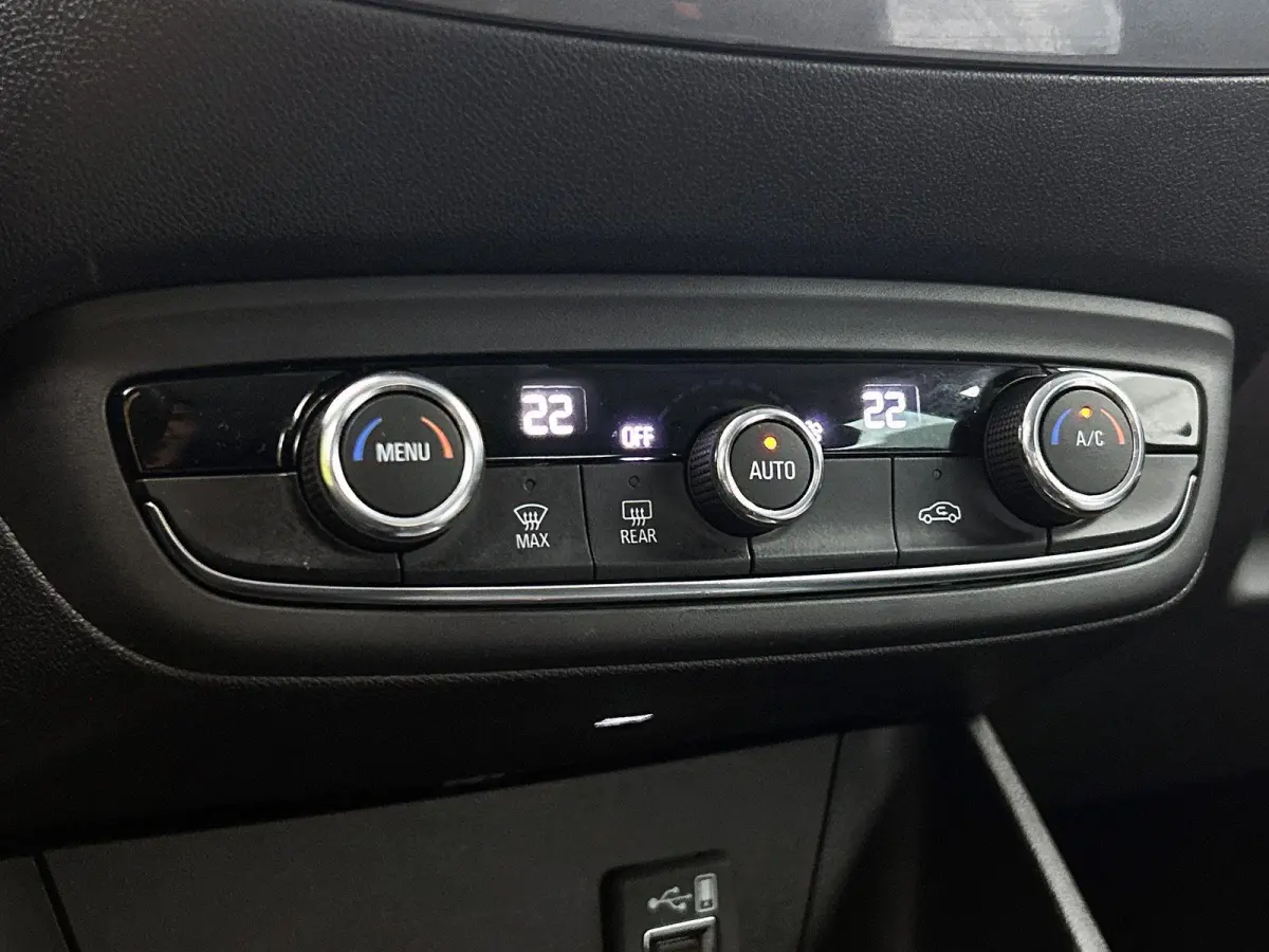 1.2 130pk Elegance Automaat | Navigatie | climate Control | Cruise Control | Dakrails | Parkeersensoren | Extra Getint Glas |