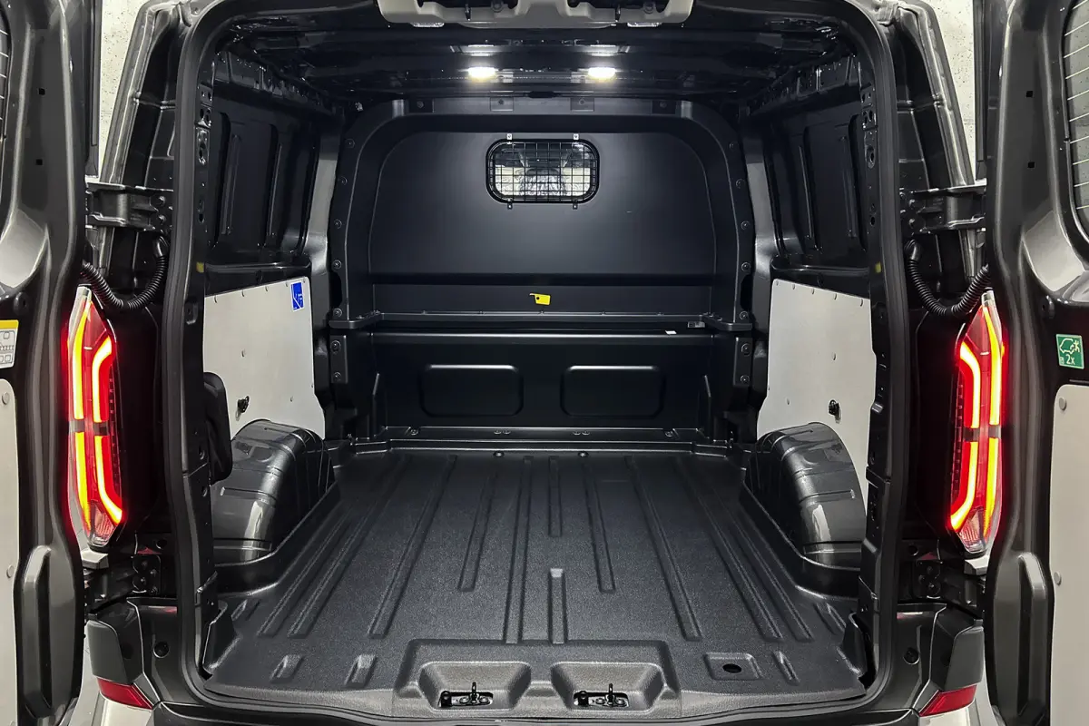 340 L2 Limited 71 kWh | Dubbel cabine | 2x schuifdeur | Driver assist pack premium