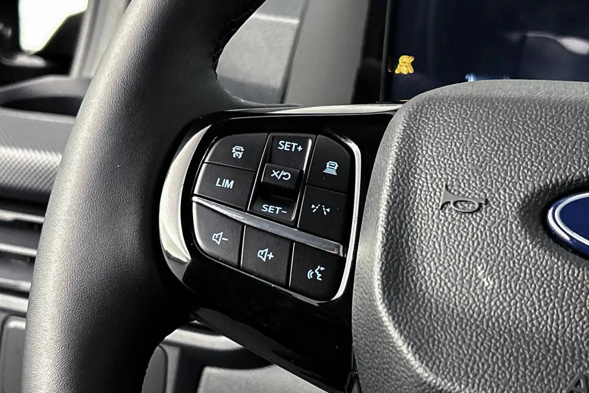 340 L2 Limited 71 kWh | Dubbel cabine | 2x schuifdeur | Driver assist pack premium