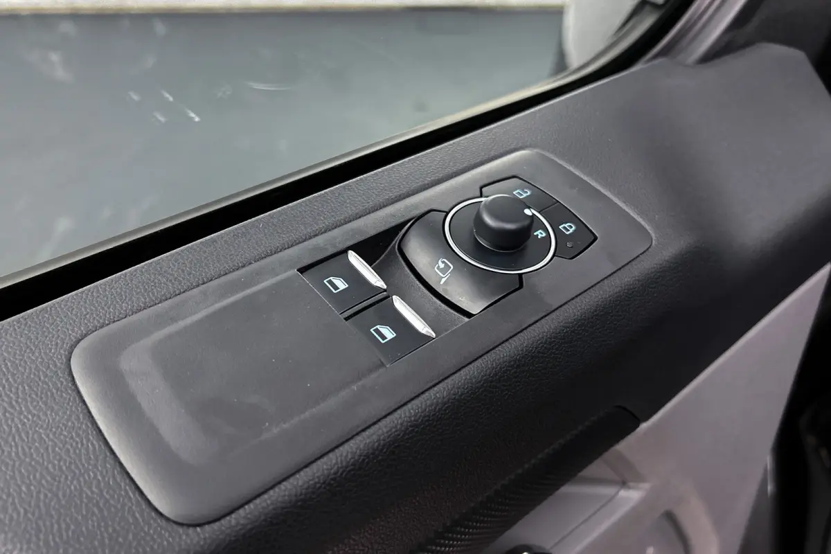 340 L2 Limited 71 kWh | Dubbel cabine | 2x schuifdeur | Driver assist pack premium