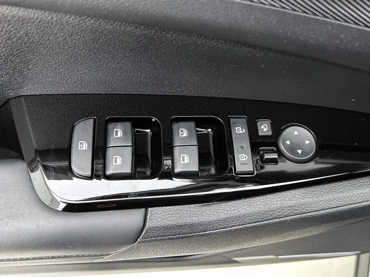 1.6 230pk Hybrid DynamicLine Automaat | Navigatie | Adaptieve Cruise Control | Climate Control | Camera | 17"LMV | LED | Trekhaak | Parkeersensoren | Apple Carplay/Android Auto |