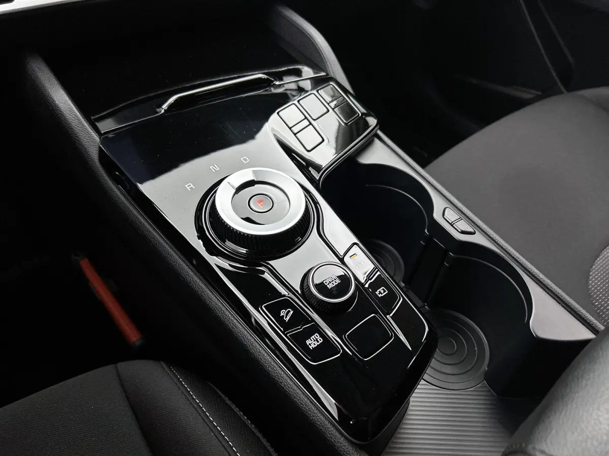 1.6 230pk Hybrid DynamicLine Automaat | Navigatie | Adaptieve Cruise Control | Climate Control | Camera | 17"LMV | LED | Trekhaak | Parkeersensoren | Apple Carplay/Android Auto |