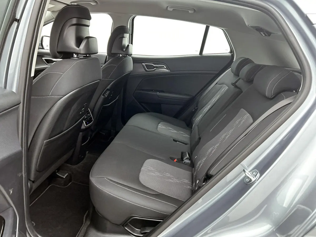 1.6 230pk Hybrid DynamicLine Automaat | Navigatie | Adaptieve Cruise Control | Climate Control | Camera | 17"LMV | LED | Trekhaak | Parkeersensoren | Apple Carplay/Android Auto |