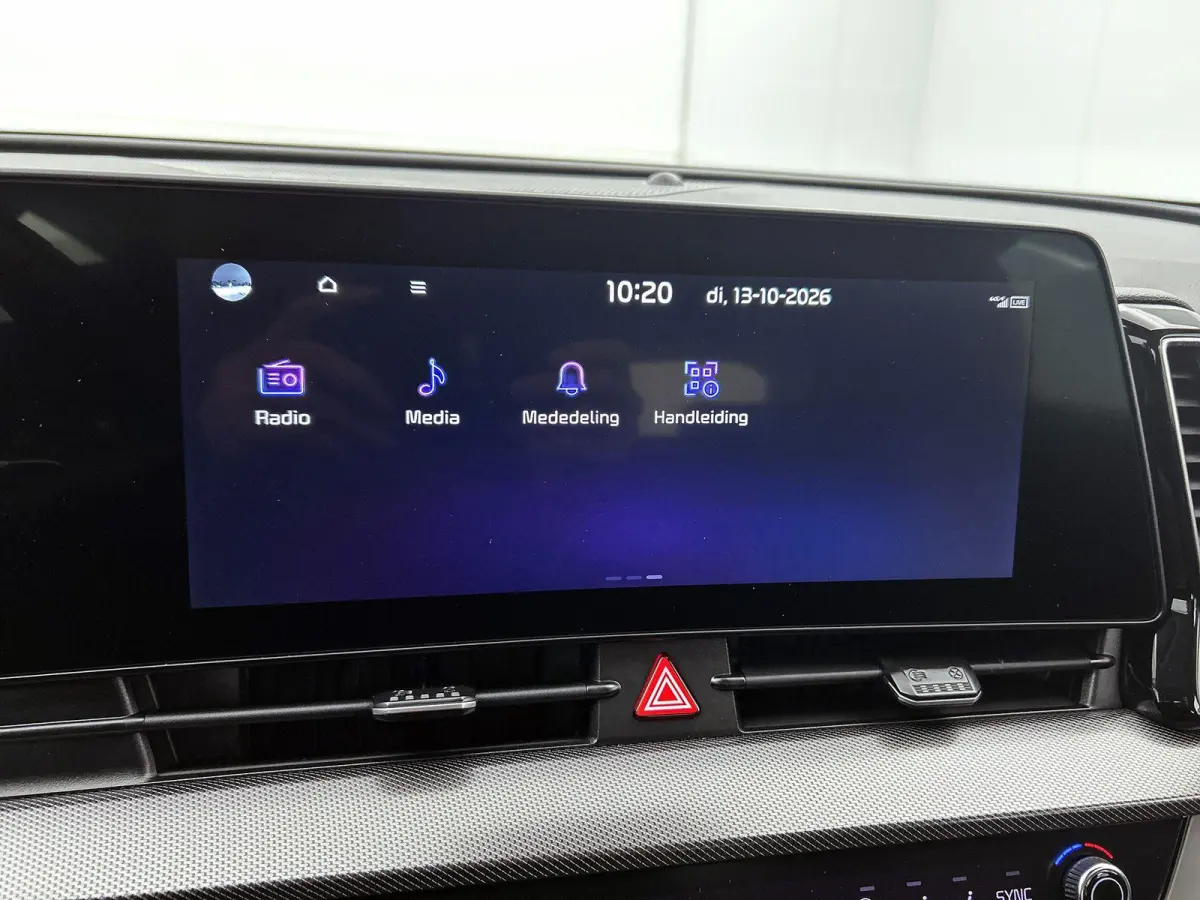 1.6 230pk Hybrid DynamicLine Automaat | Navigatie | Adaptieve Cruise Control | Climate Control | Camera | 17"LMV | LED | Trekhaak | Parkeersensoren | Apple Carplay/Android Auto |