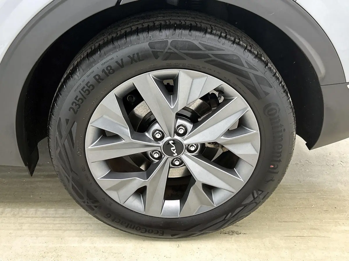 1.6 230pk Hybrid DynamicLine Automaat | Navigatie | Adaptieve Cruise Control | Climate Control | Camera | 17"LMV | LED | Trekhaak | Parkeersensoren | Apple Carplay/Android Auto |