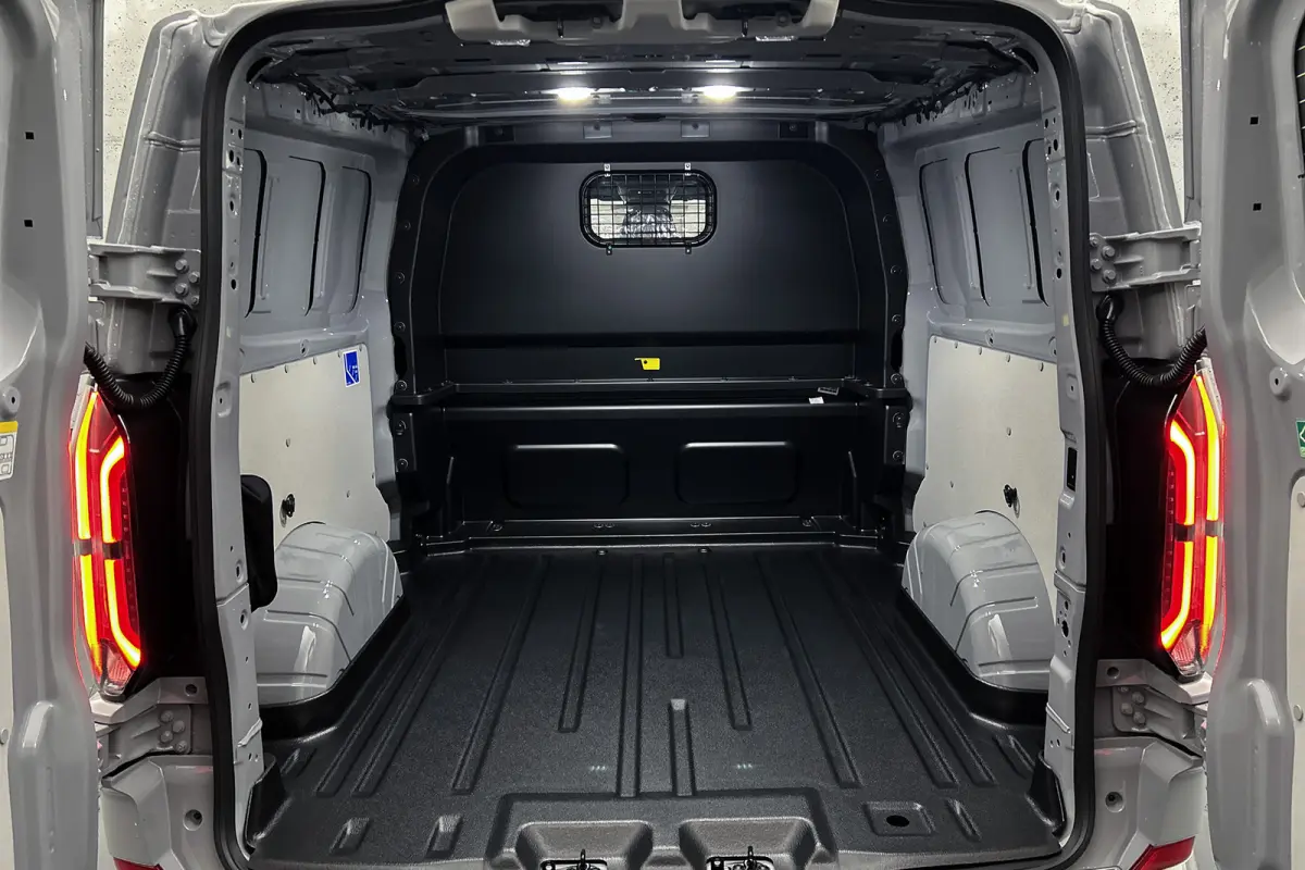 340 L2 Limited 71 kWh | Dubbel cabine | 2x schuifdeur | Driver assist pack premium