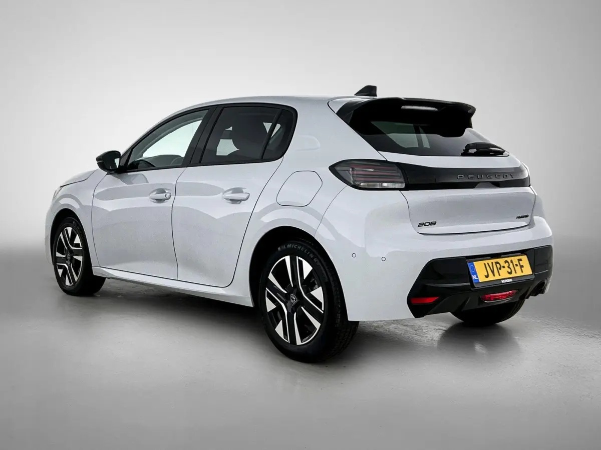1.2 Hybrid 110pk Allure Automaat | Tot 8 Jaar Garantie | Navigatie | Camera Voor + Achter | Climate Control | Cruise Control | 16"LMV | LED |