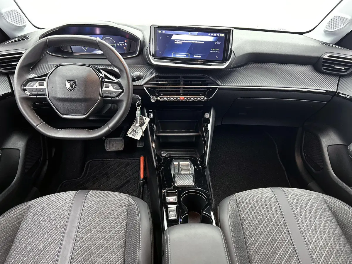 1.2 Hybrid 110pk Allure Automaat | Tot 8 Jaar Garantie | Navigatie | Camera Voor + Achter | Climate Control | Cruise Control | 16"LMV | LED |