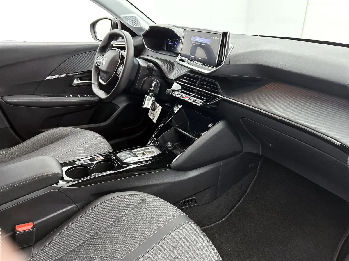 1.2 Hybrid 110pk Allure Automaat | Tot 8 Jaar Garantie | Navigatie | Camera Voor + Achter | Climate Control | Cruise Control | 16"LMV | LED |