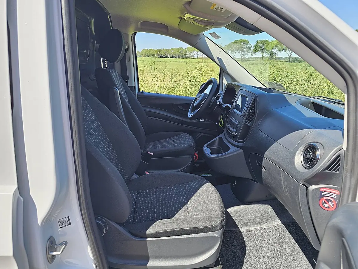eVito 112 L3 60 kWh Cruise control, Airco, Pdc, Carplay, Camera, Climate control, Stoelverwarming, 280KM WLTP, 80kw-snelladen