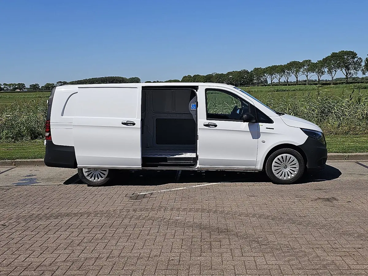 eVito 112 L3 60 kWh Cruise control, Airco, Pdc, Carplay, Camera, Climate control, Stoelverwarming, 280KM WLTP, 80kw-snelladen