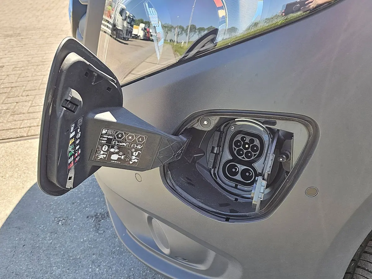 eVito 112 L3 60 kWh Cruise control, Airco, Pdc, Carplay, Camera, Climate control, Stoelverwarming, 280KM WLTP, 80kw-snelladen