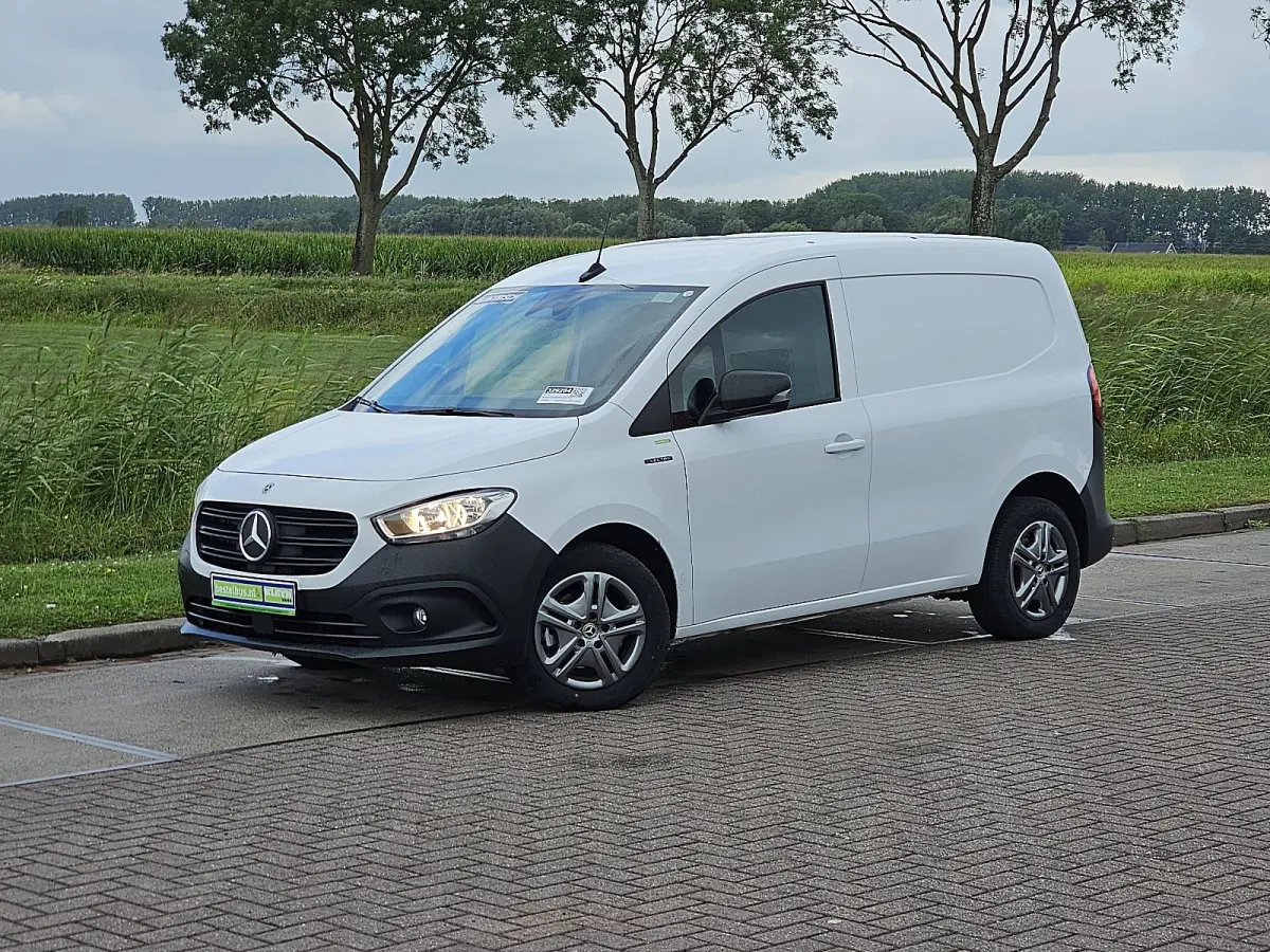 L1 Pro 51 kWh Cruise control, Automatische-Airco , Pdc, Carplay, Navi, Camera, Stoelverwarming, 290Km WLTP, 75kw-Snelladen, Mbux