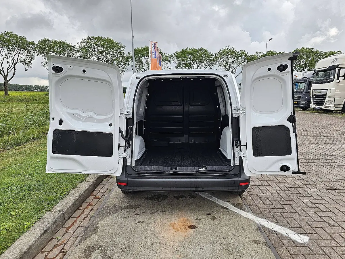 L1 Pro 51 kWh Cruise control, Automatische-Airco , Pdc, Carplay, Navi, Camera, Stoelverwarming, 290Km WLTP, 75kw-Snelladen, Mbux