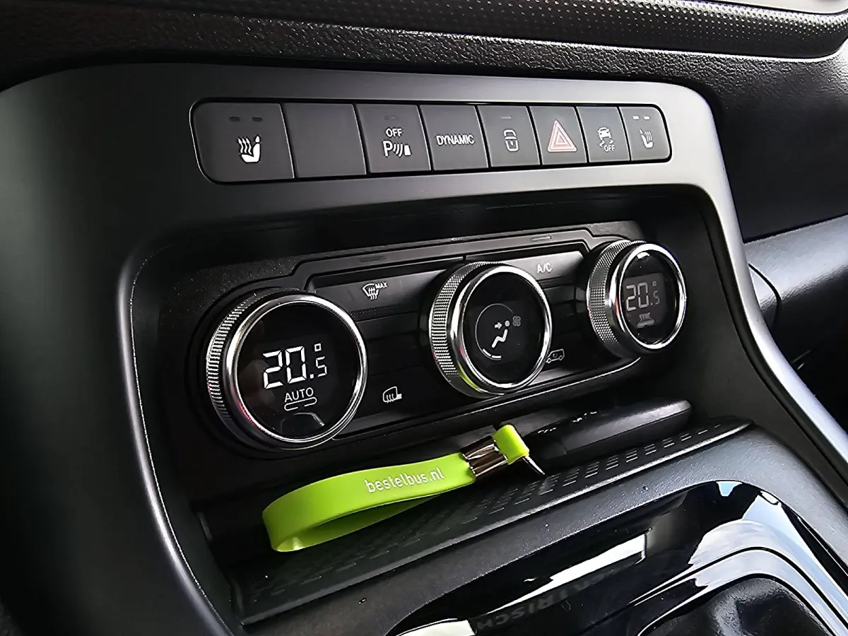 L1 Pro 51 kWh Cruise control, Automatische-Airco , Pdc, Carplay, Navi, Camera, Stoelverwarming, 290Km WLTP, 75kw-Snelladen, Mbux