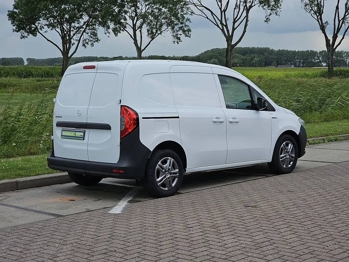 L1 Pro 51 kWh Cruise control, Automatische-Airco , Pdc, Carplay, Navi, Camera, Stoelverwarming, 290Km WLTP, 75kw-Snelladen, Mbux