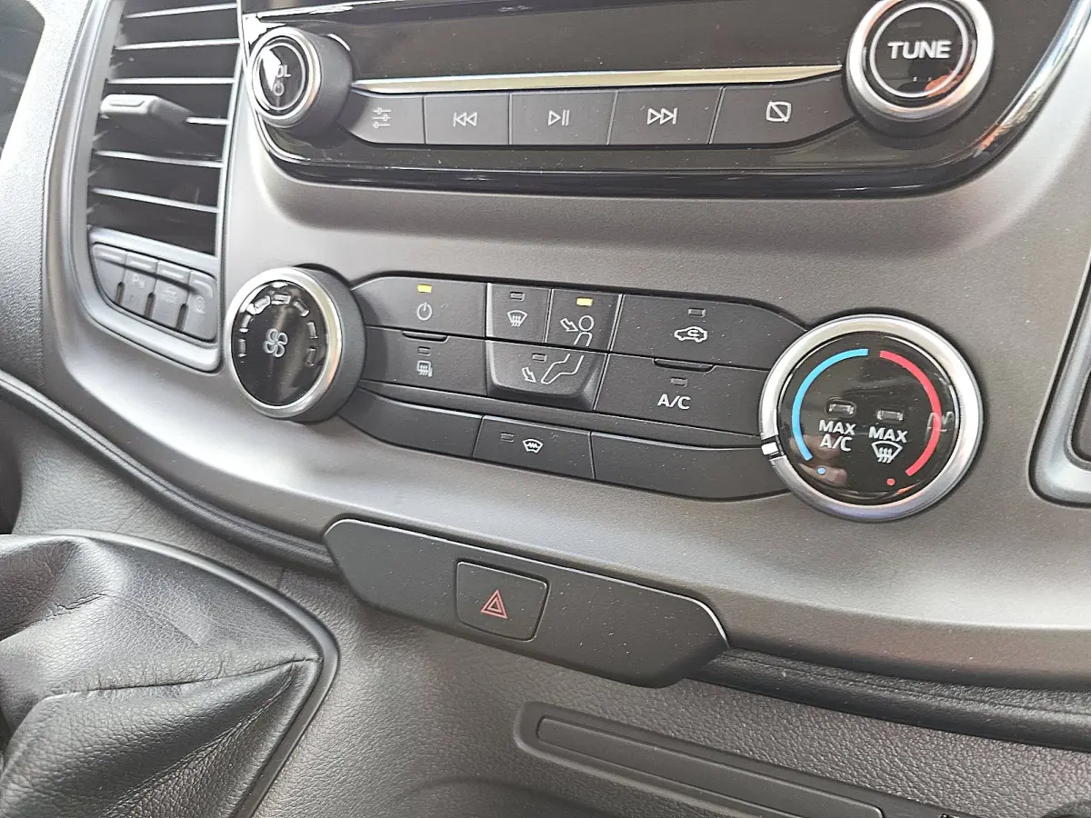 280 2.0 TDCI L1H1 Trend Cruise control, Airco, Pdc, Carplay, Navi, Camera, Lane-assist