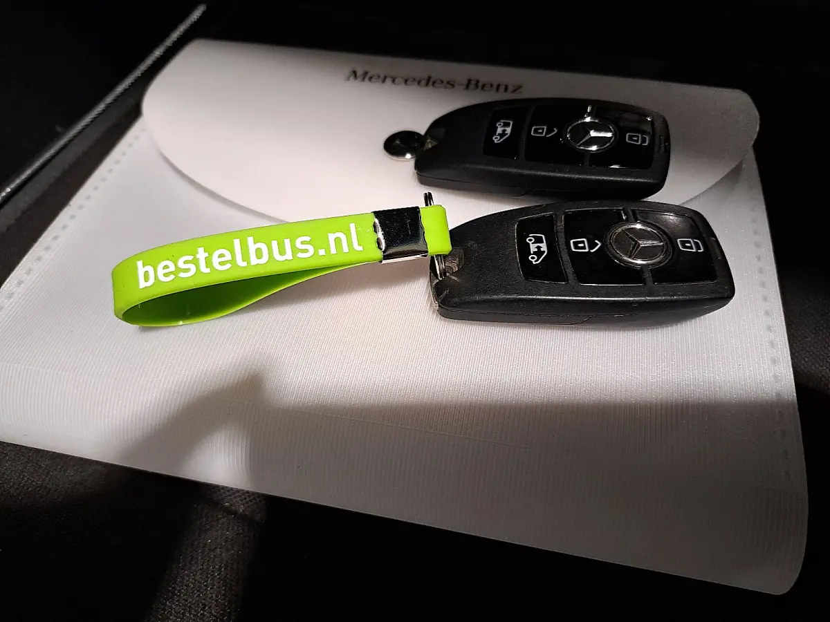 317 1.9 CDI L2H2 RWD Cruise control, Airco, Carplay, Navi, Camera, Led, Lane-assist, Climate control, Dodehoek detectie, 3,5T-trekhaak