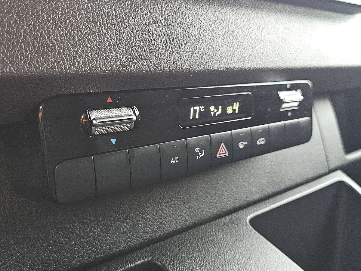 317 1.9 CDI L3H2 Pro Cruise control, Airco, Pdc, Navi, Camera, LED, Carplay, Automaat, Mbux10, Lane-assist, Stoelverwarming, Dodehoek Detectie, Nieuw Model