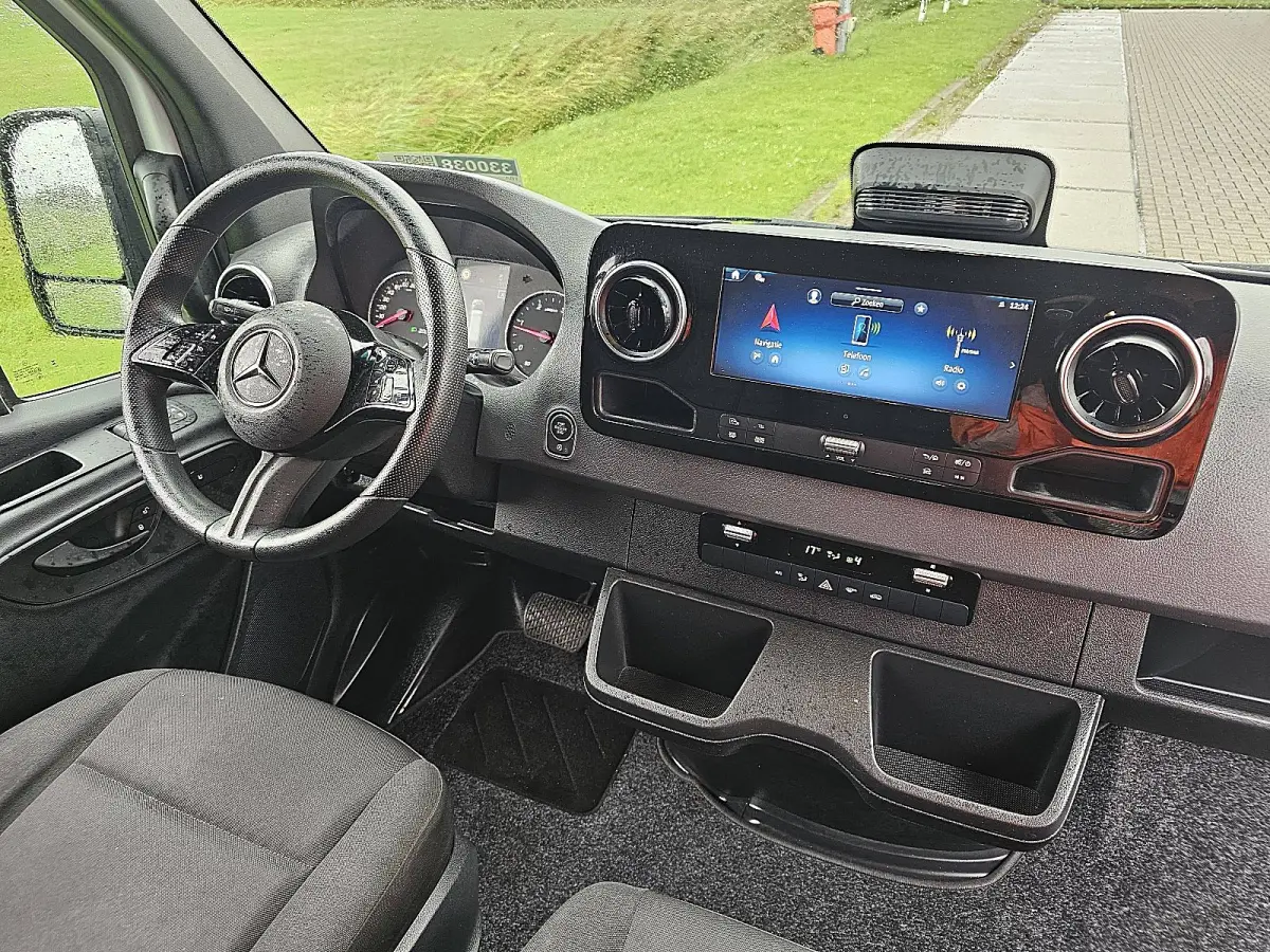 317 1.9 CDI L3H2 Pro Cruise control, Airco, Pdc, Navi, Camera, LED, Carplay, Automaat, Mbux10, Lane-assist, Stoelverwarming, Dodehoek Detectie, Nieuw Model