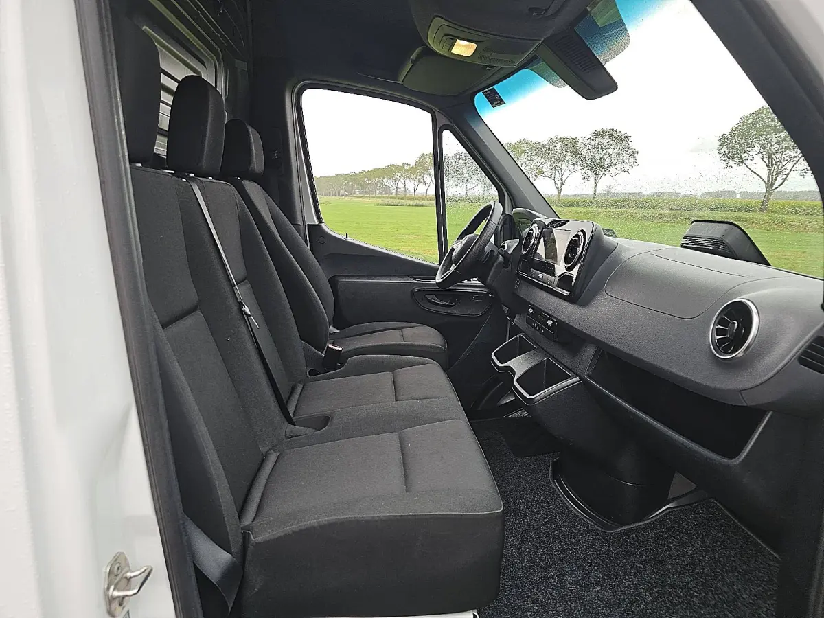 317 1.9 CDI L3H2 Pro Cruise control, Airco, Pdc, Navi, Camera, LED, Carplay, Automaat, Mbux10, Lane-assist, Stoelverwarming, Dodehoek Detectie, Nieuw Model