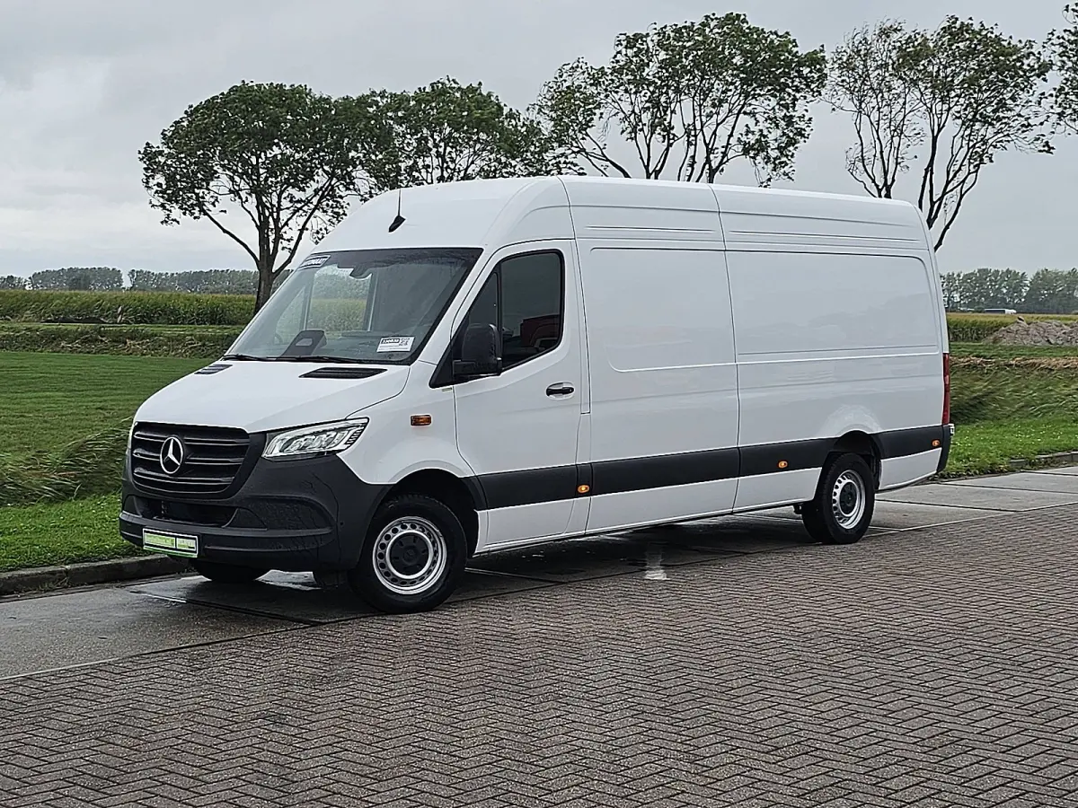 317 1.9 CDI L3H2 Pro Cruise control, Airco, Pdc, Navi, Camera, LED, Carplay, Automaat, Mbux10, Lane-assist, Stoelverwarming, Dodehoek Detectie, Nieuw Model