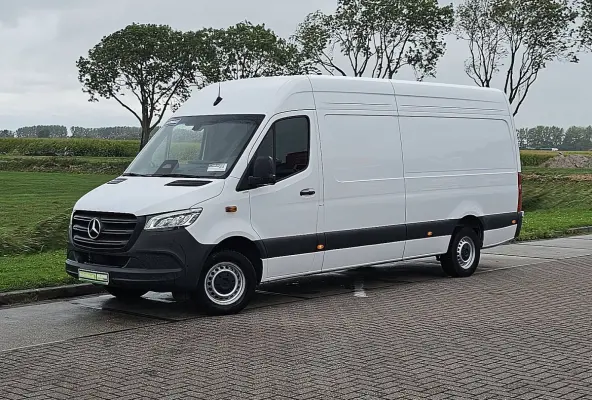 317 1.9 CDI L3H2 Pro Cruise control, Airco, Pdc, Navi, Camera, LED, Carplay, Automaat, Mbux10, Lane-assist, Stoelverwarming, Dodehoek Detectie, Nieuw Model