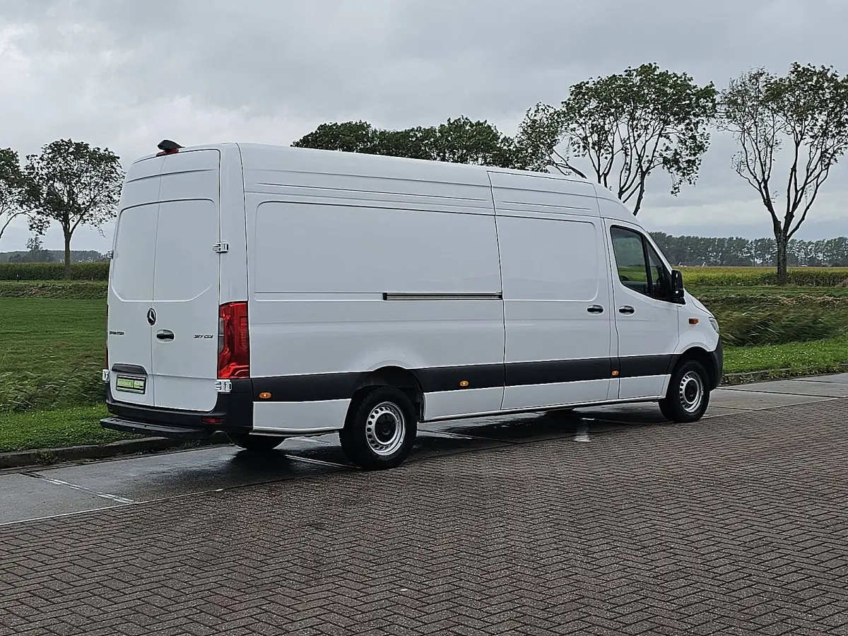 317 1.9 CDI L3H2 Pro Cruise control, Airco, Pdc, Navi, Camera, LED, Carplay, Automaat, Mbux10, Lane-assist, Stoelverwarming, Dodehoek Detectie, Nieuw Model
