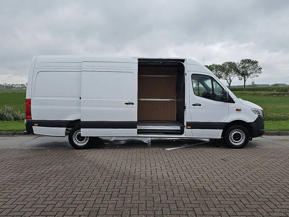 317 1.9 CDI L3H2 Pro Cruise control, Airco, Pdc, Navi, Camera, LED, Carplay, Automaat, Mbux10, Lane-assist, Stoelverwarming, Dodehoek Detectie, Nieuw Model