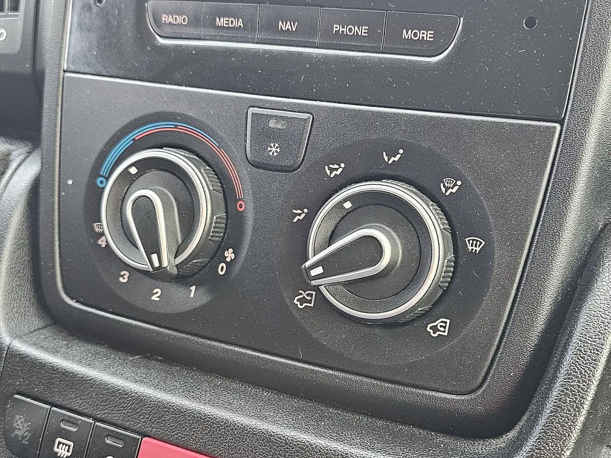 2.2 BlueHDi 120 L2H2 3.3t Cruise control, Airco, Navi, Camera, Dodehoek detectie, Imperiaal, Trap